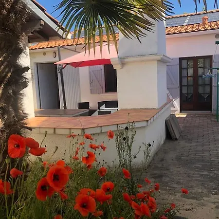 펜션 Tres Grande Maison, Plage 8 Mn A Pied. 10 Velos. 라트슈수르메르